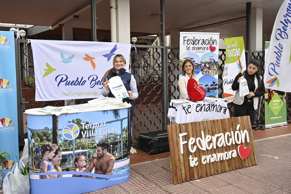 En el Puerto de Frutos, el Municipio de Tigre recibió stands de ciudades de Entre Ríos para promover sus destinos turísticos