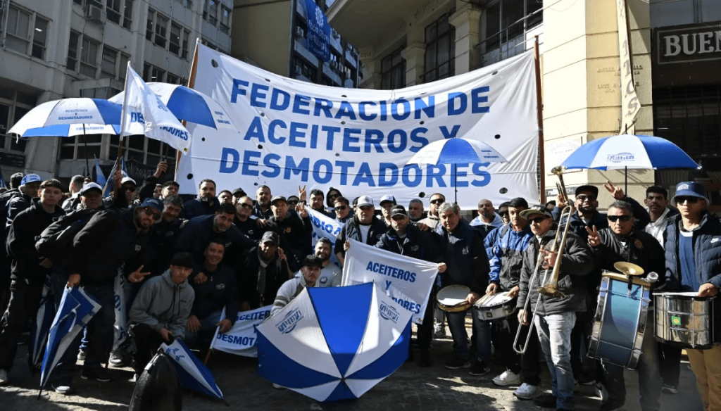 Aceiteros cerraron un acuerdo salarial y ponen fin al conflicto con un aumento del 29,5%