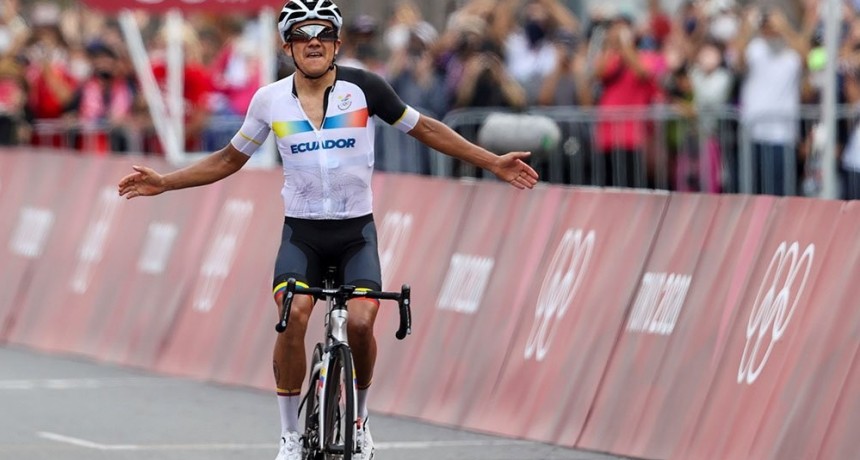 Histórico: el ecuatoriano Richard Carapaz consiguió el oro en ciclismo de ruta