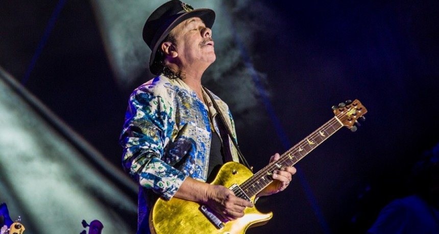 Carlos Santana sufrió un golpe de calor y deshidratación durante un recital en Michigan