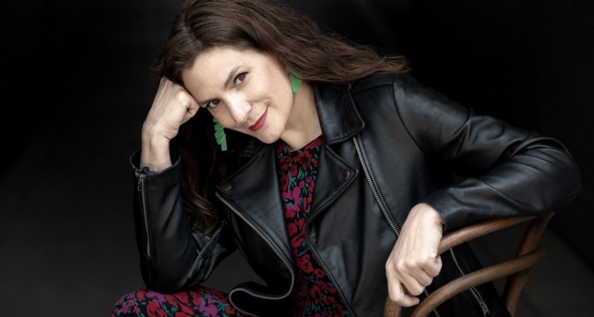 Marcela Arroyo regresa desde Suiza con músicas populares abiertas “De par en par”