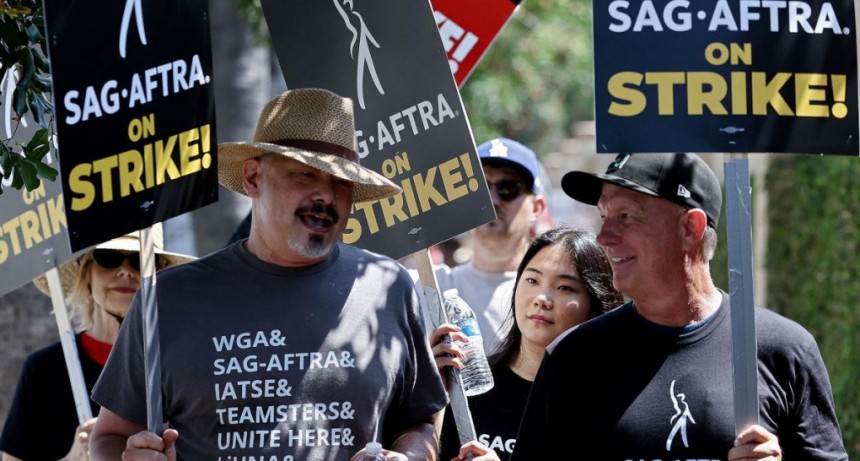 Huelga de guionistas y actores: ¿Cuál es la disputa que tiene frenada a Hollywood?