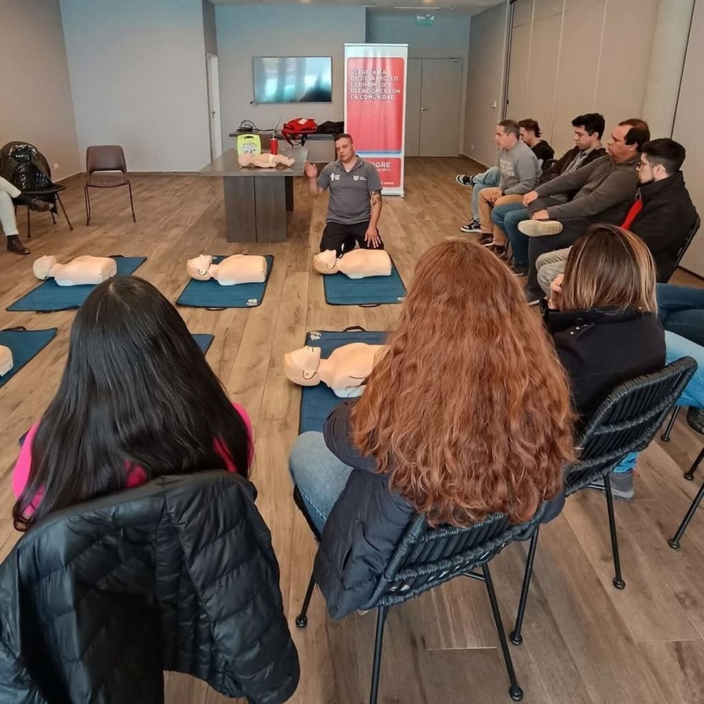 Continúan los cursos de Reanimación Cardiopulmonar del Municipio de Tigre en distintos puntos del distrito