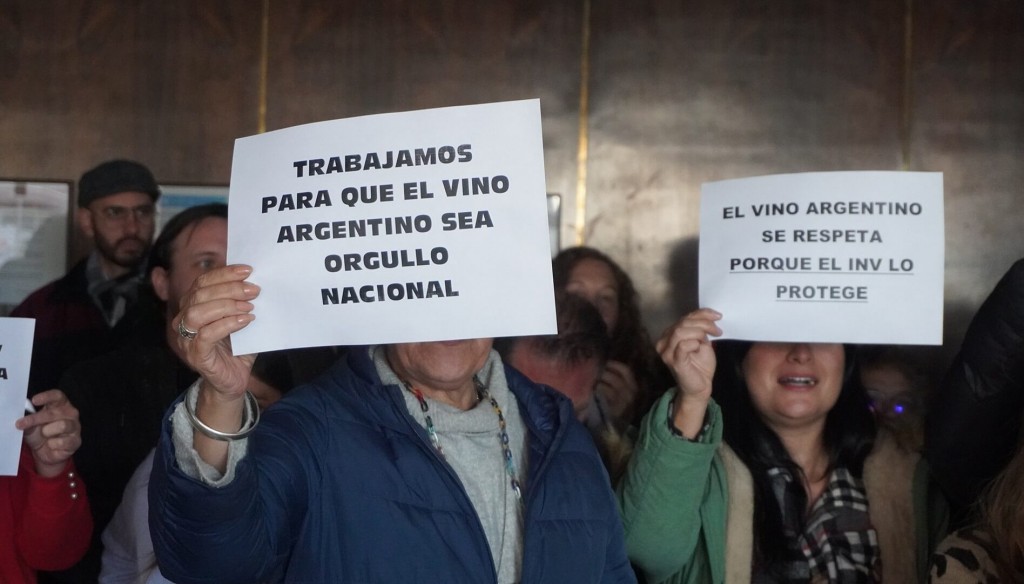 Protestas en el INV: trabajadores alertan por la trazabilidad y los controles en la vitivinicultura
