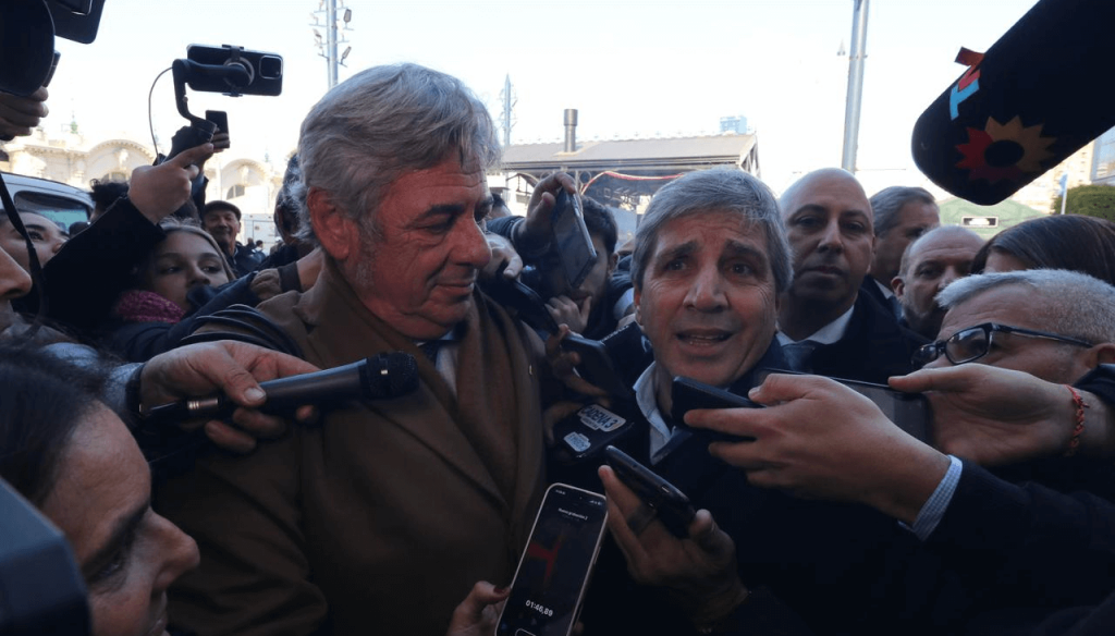 Caputo reconoció que habrá anuncios de Milei sobre retenciones, pero no adelantó detalles