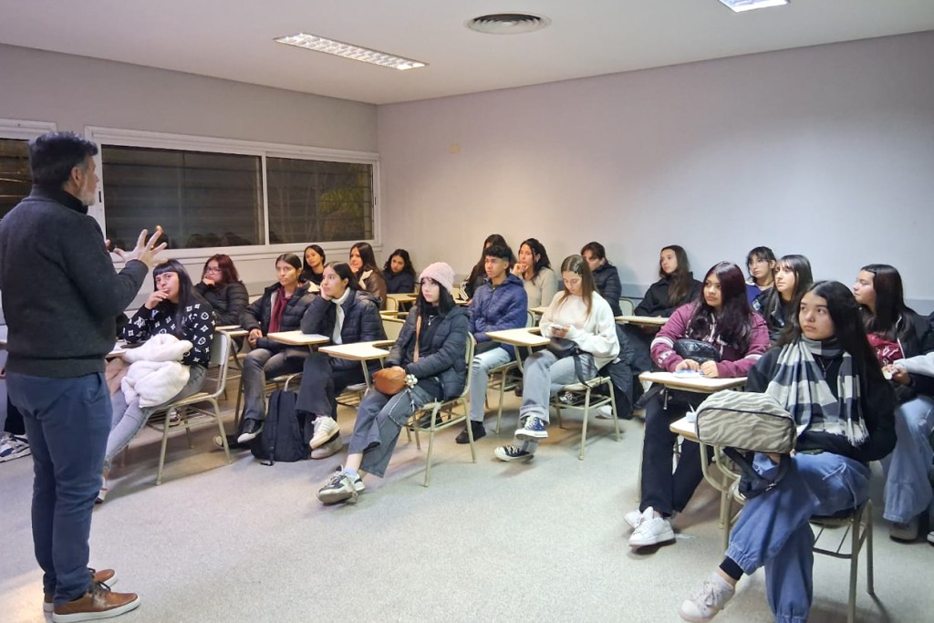 Durante las vacaciones de invierno, el Municipio continúa realizando cursos de orientación vocacional en el Centro Universitario Tigre