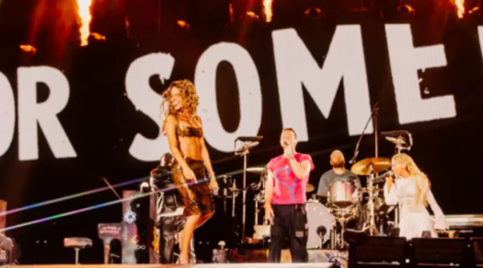 Tini brilló junto a Coldplay en Miami