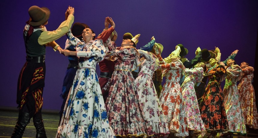 Los Elencos celebran a la Patria