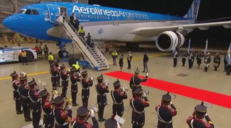 Argentina recibi&oacute; a sus h&eacute;roes con emoci&oacute;n, honores y el cari&ntilde;o de todo un pa&iacute;s