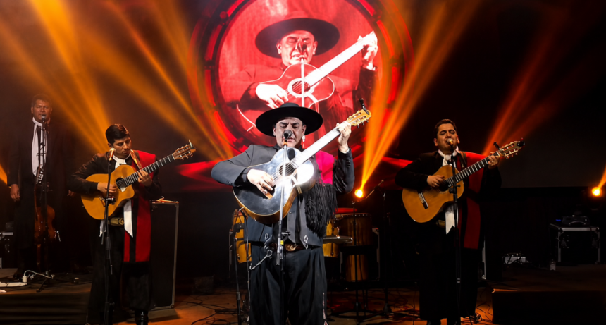 El Chaque&ntilde;o Palavecino fue distinguido en Santiago del Estero y vivi&oacute; una noche inolvidable