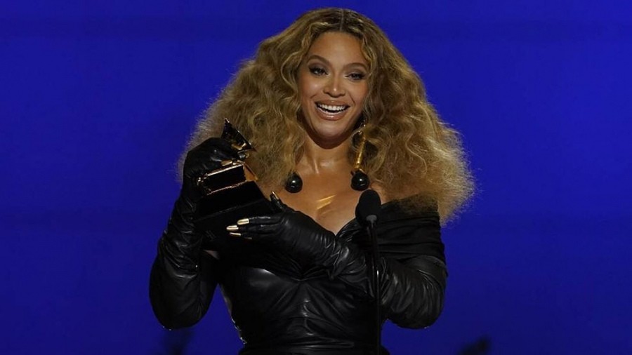 Beyoncé cambia la letra de una canción por las criticas en redes sociales