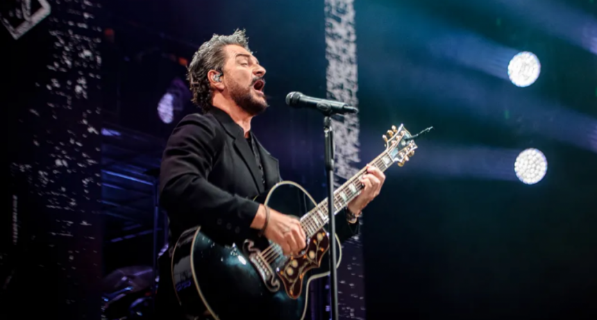 Ricardo Arjona: una fiesta entre “Blanco y Negro“ y a todo color