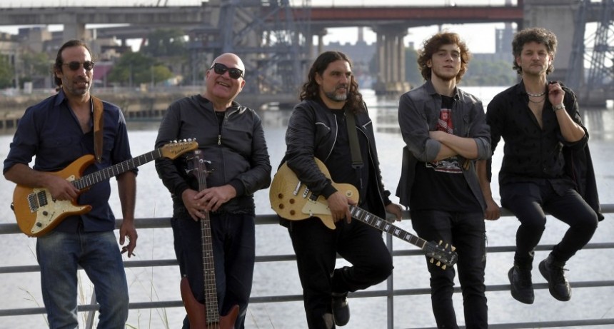 Aguafuertes sobre una fusión de tango y rock adelanta su disco debut