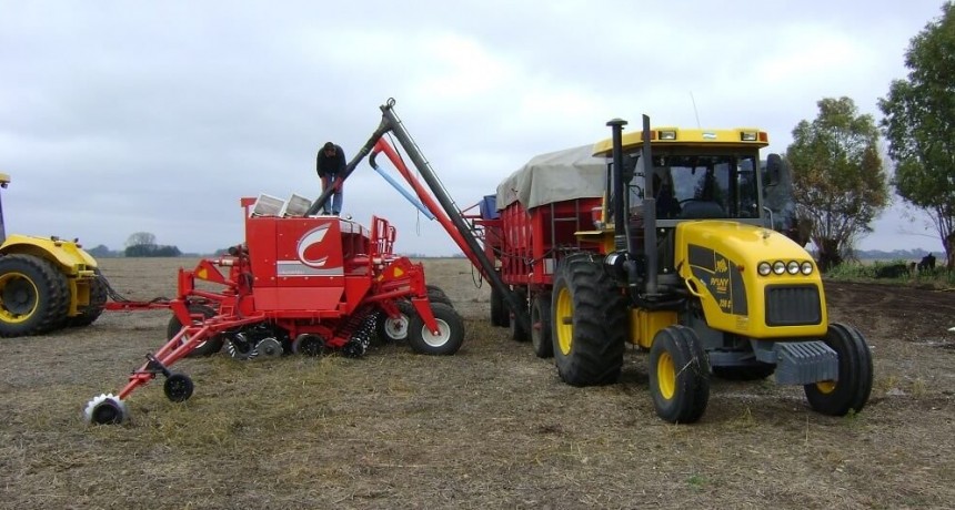 Contratistas analizan subas de tarifas para la siembra gruesa de 10% a 15%