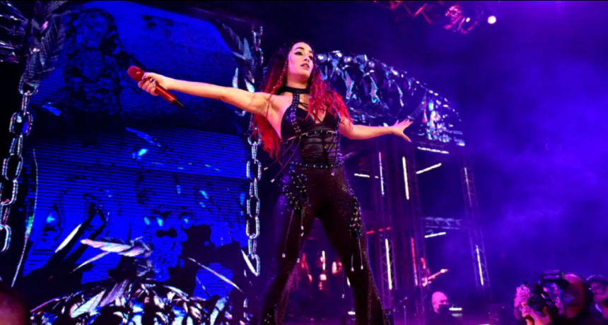 En medio de su show Lali Espósito anunció una nueva fecha para diciembre