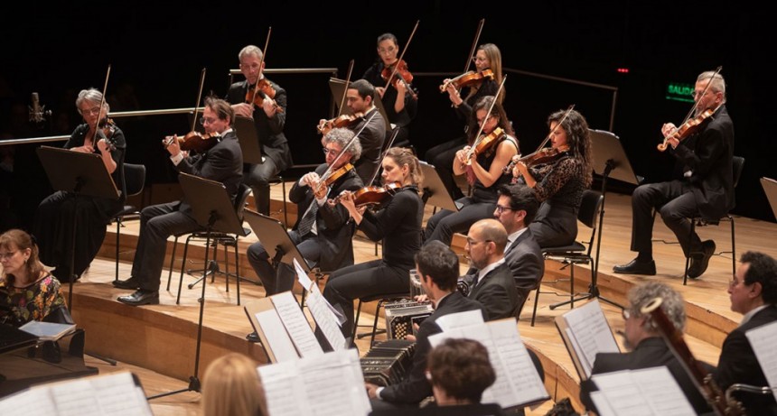 La Orquesta Nacional de Música Argentina, con Hugo Fattoruso y Albana Barrocas