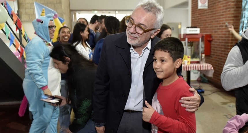 Julio Zamora acompañó el festejo por el Día de las Infancias en el Hospital Materno Infantil de Tigre