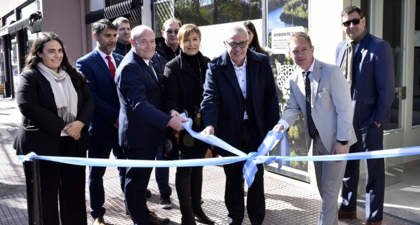 En el Puerto de Frutos, Julio Zamora acompañó la inauguración de un nuevo cajero automático del Banco Nación