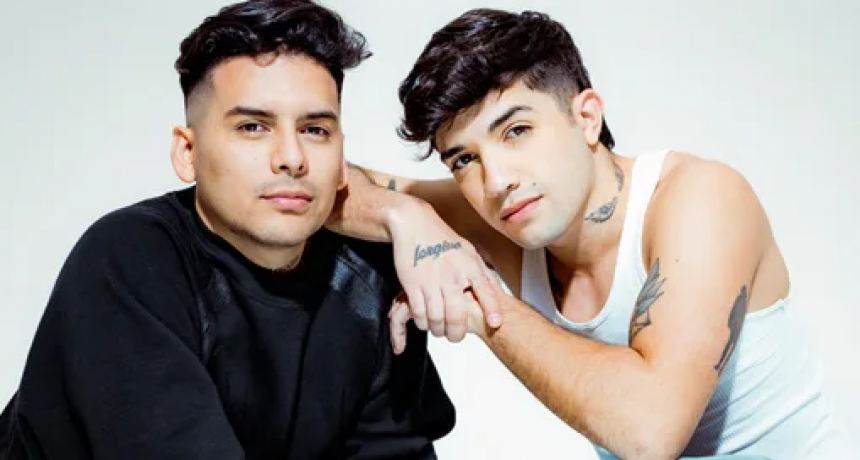 Banda XXI y Simón Aguirre lanzan “Con los Ojitos Cerrados”