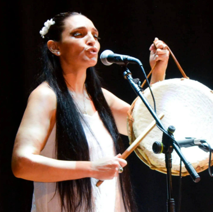 Cualquier cosita, por pequeña que sea, con respecto a la Madre Tierra, cualquier pequeño gesto, la Madre Tierra lo agradece