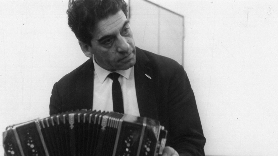Homenajean al bandoneonista y compositor Osvaldo Ruggiero con “Rompelo Tano”