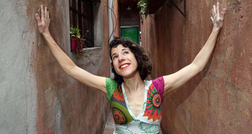 La &ldquo;Santa Rutina&rdquo; de las canciones de Camila Campod&oacute;nico llegan a Villa Pueyrred&oacute;n