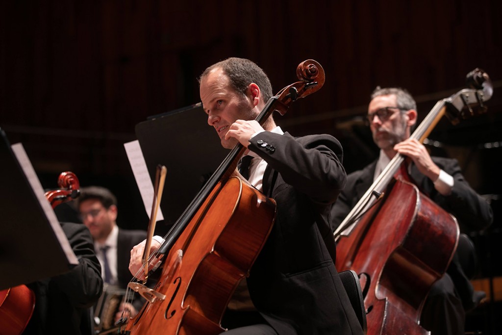 Almendra, por la Orquesta Nacional de Música Argentina, con Emilio del Guercio, Rubén Goldín y Mariana Bianchini