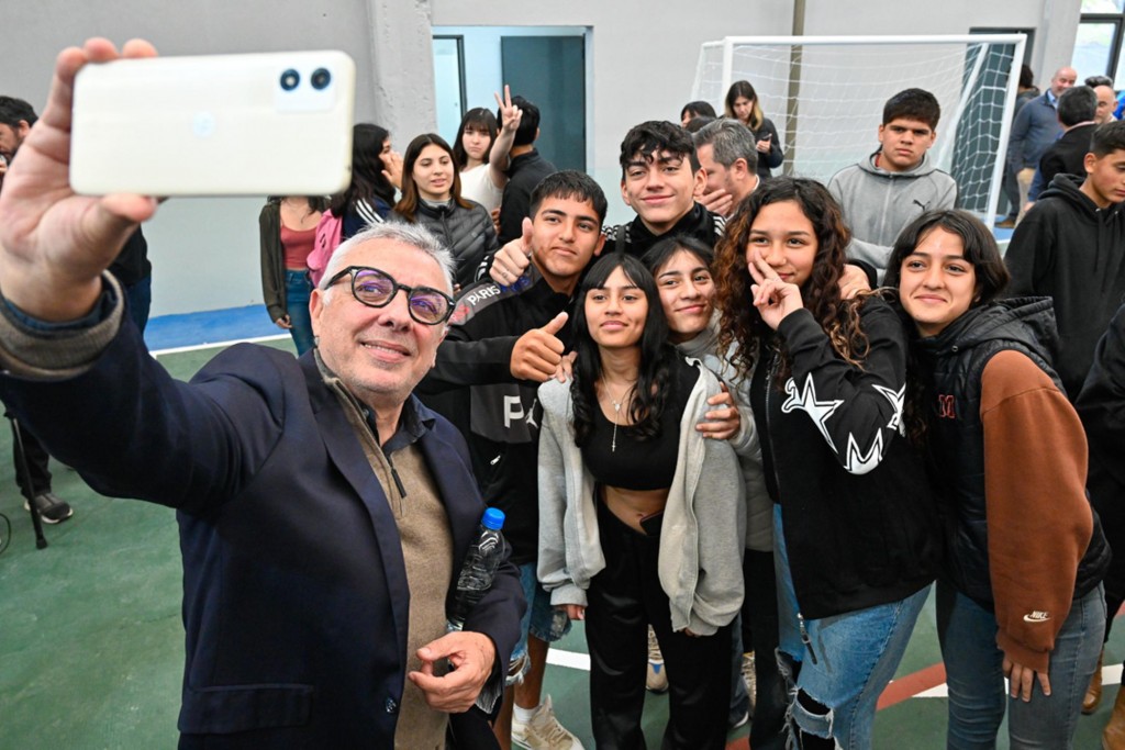 Julio Zamora inauguró el SUM y gimnasio deportivo de la EES N°11 “Juana Azurduy” de Don Torcuato