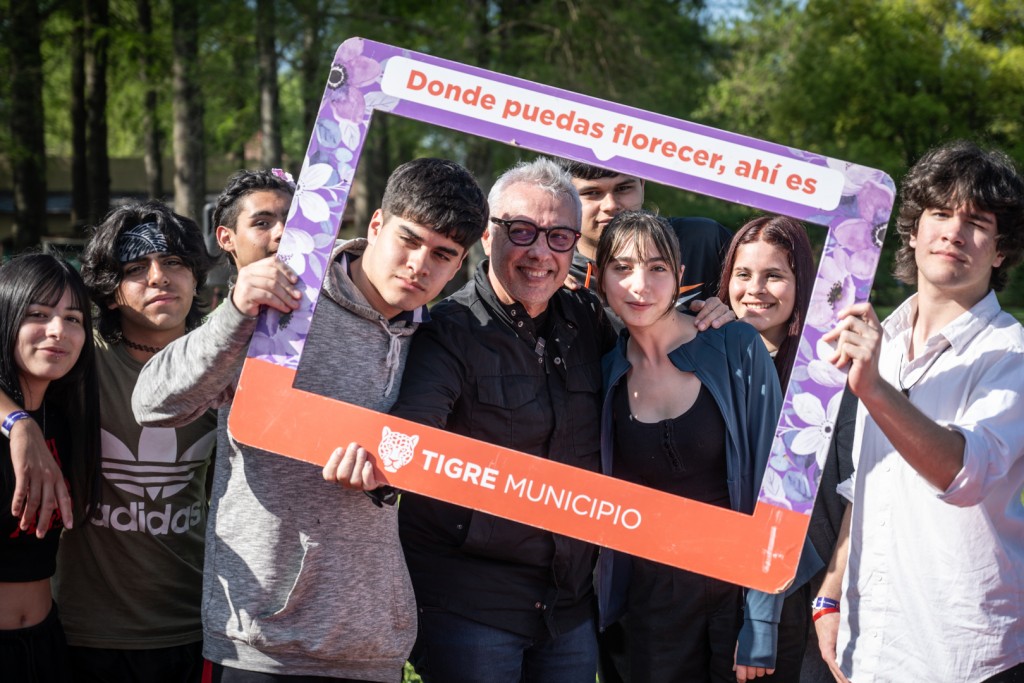 Julio Zamora acompañó una jornada dirigida a jóvenes para reflexionar sobre diferentes problemáticas sociales