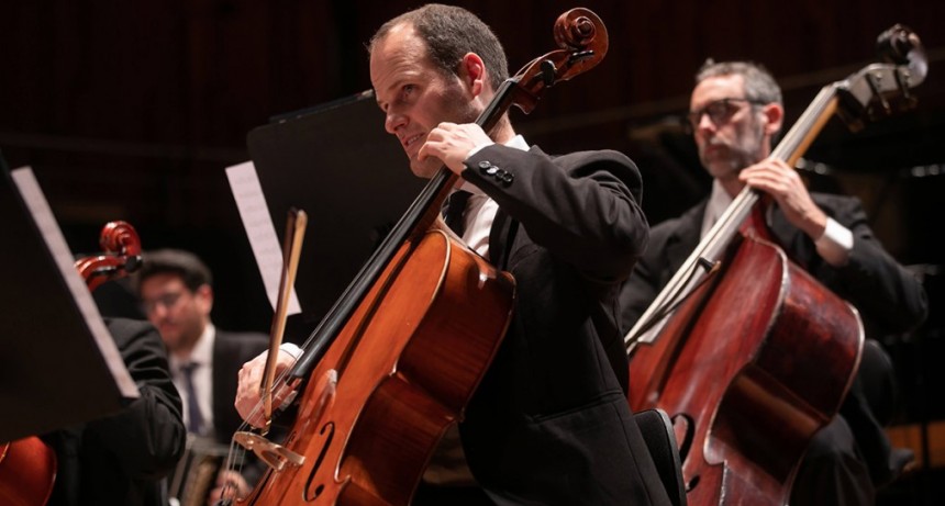 Almendra, por la Orquesta Nacional de Música Argentina, con Emilio del Guercio, Rubén Goldín y Mariana Bianchini