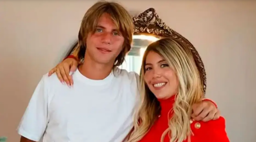 Wanda Nara compartió una foto de su hijo Valentino López en silla de ruedas: Qué le pasó