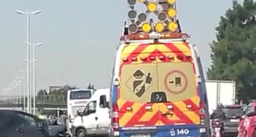 Tres personas murieron en un choque en la Autopista Oeste