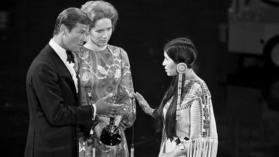 Murió la activista indígena que rechazó el Oscar de Marlon Brando por “El Padrino”
