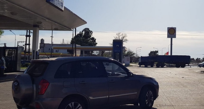 Octubre arranca con otra suba del gasoil y se vienen más aumentos por “descongelamiento programado”