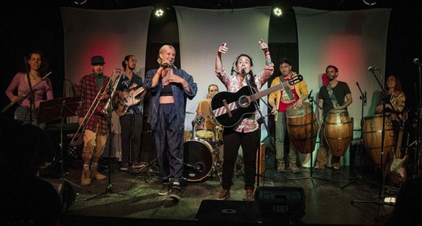 Pepa Díaz presentó con Banda de Amichis su segundo disco “Encontrar la Paz”