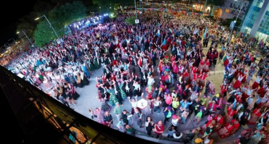 Gran apertura del 18º Festival Internacional de Folclore Ashpa Súmaj