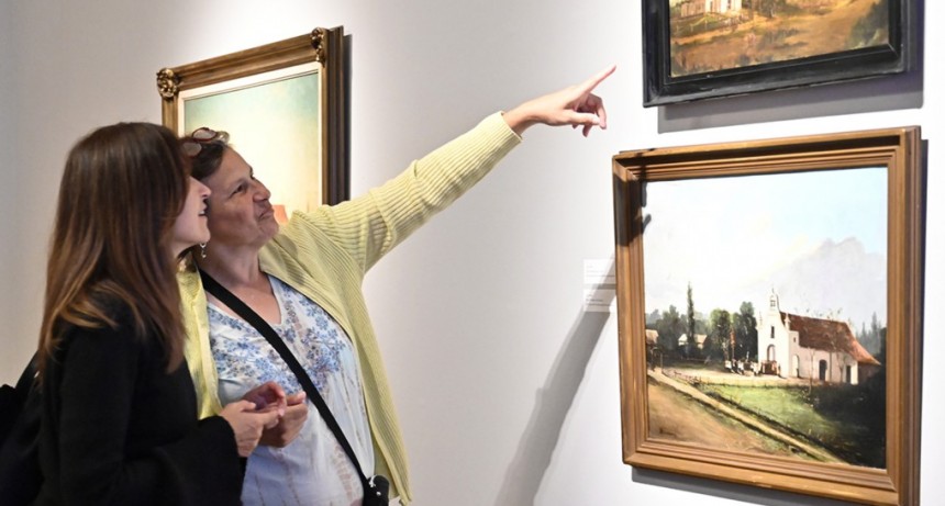 Noches en el MAT: vecinos, vecinas y visitantes disfrutaron un nuevo encuentro nocturno en el emblemático museo de Tigre