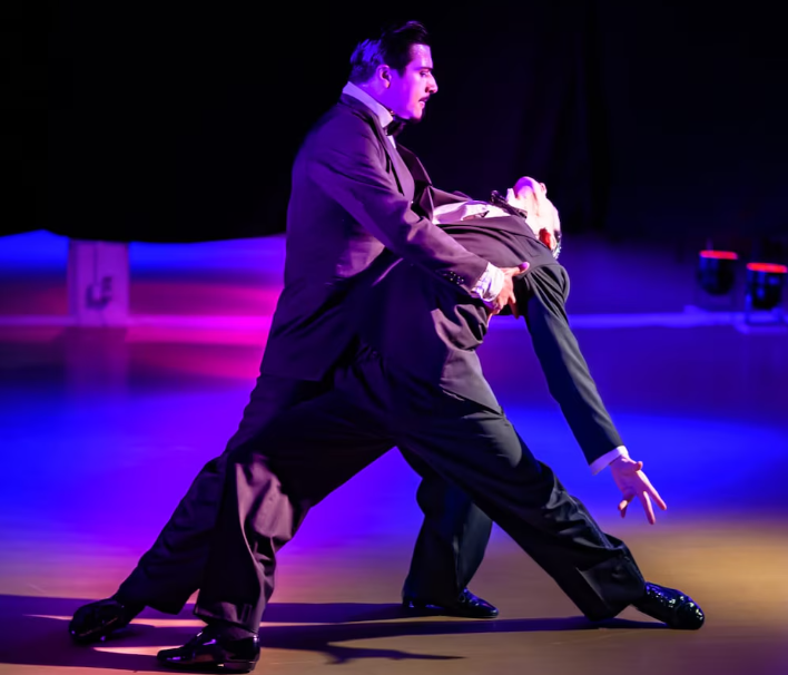 Tango queer: dos bailarines argentinos copan Europa con la vertiente LGBTQ+ de la música más porteña