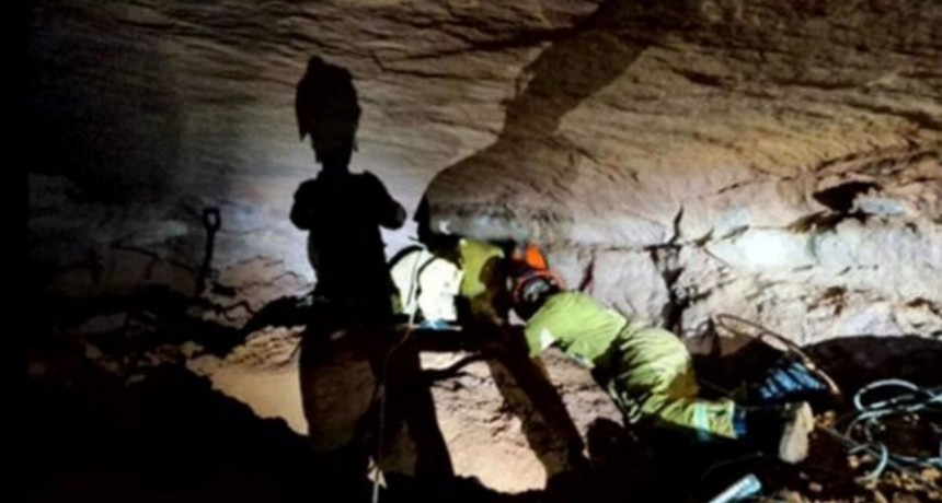 Nueve bomberos murieron por el desmoronamiento de una gruta