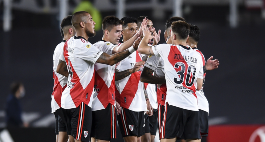 River se apresta a festejar el título de campeón ante Racing