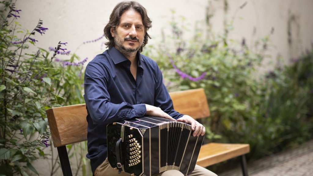 El bandoneonista Pablo Jaurena apuesta a la intimidad y al despojo en “Retrato del aire”