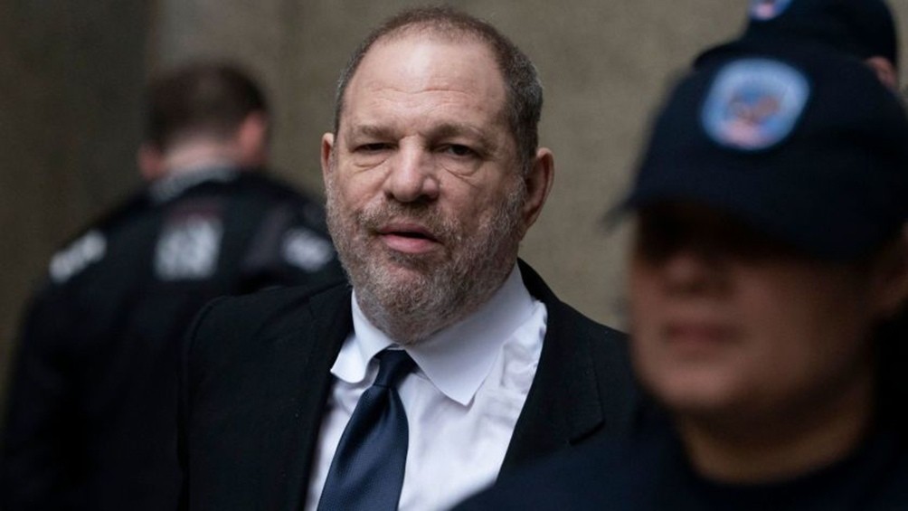 Harvey Weinstein no testificará en el juicio que enfrenta por violación y agresión sexual