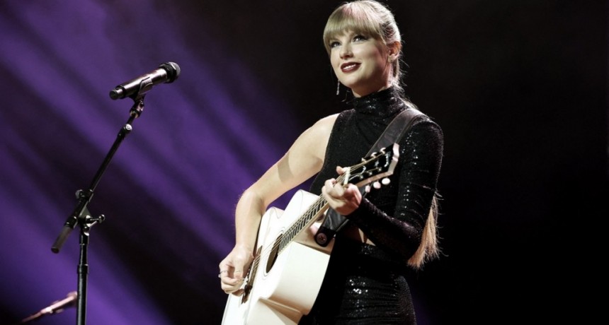Taylor Swift es la primera artista en ocupar los diez puestos del ranking Billboard