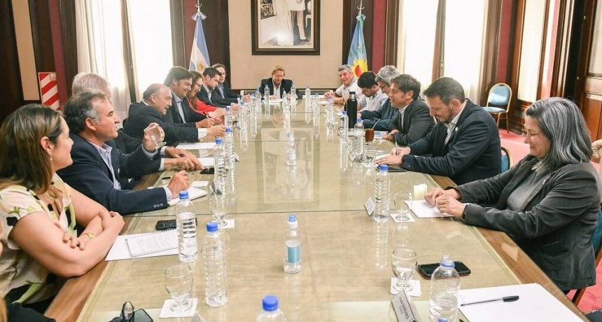 Tras una reunión con la Mesa de Enlace, Kicillof anunció la emergencia agropecuaria en Buenos Aires