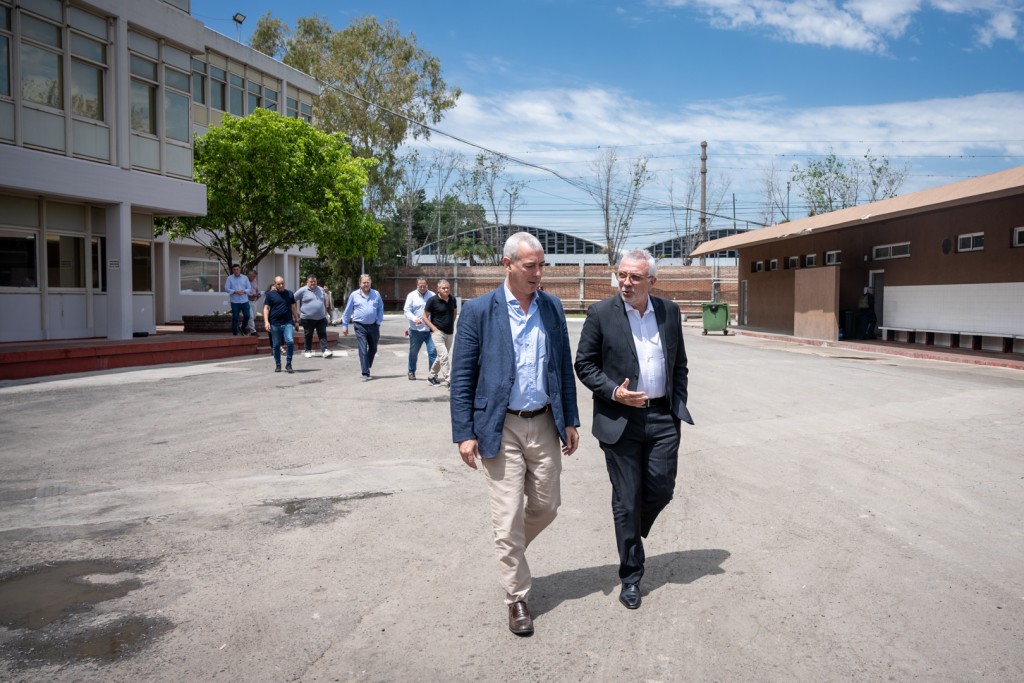 Julio Zamora supervisó la construcción de una nueva planta de tratamiento de efluentes líquidos en el Frigorífico Rioplatense