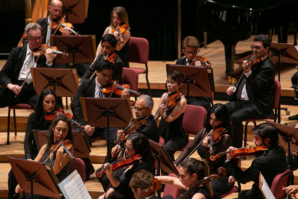 Música del siglo XX, por la Orquesta Sinfónica Nacional