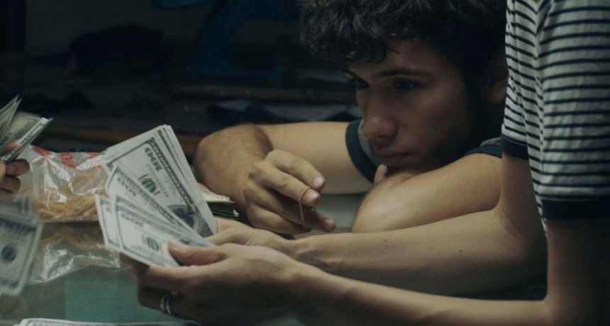 “Cambio, cambio” retrata la vorágine de trabajar como “arbolito” en la city