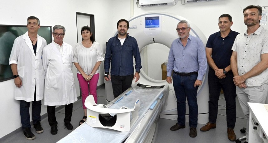 Julio Zamora y Nicolás Kreplak presentaron el nuevo tomógrafo del Hospital Magdalena V. de Martínez de General Pacheco