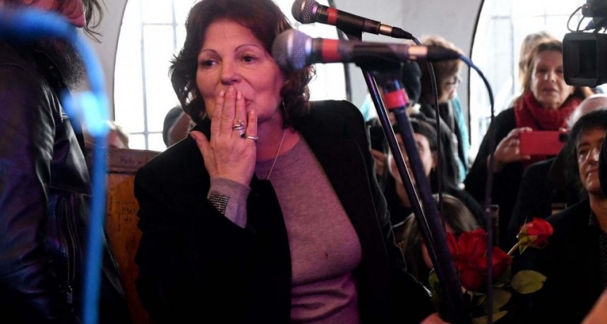 “Me gustaría que muchos jóvenes que no lo vivieron conozcan a Sandro”