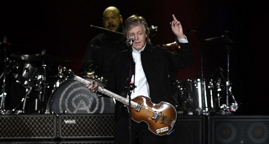 Paul McCartney ofreció un show sorpresa y sin celulares en Brasilia